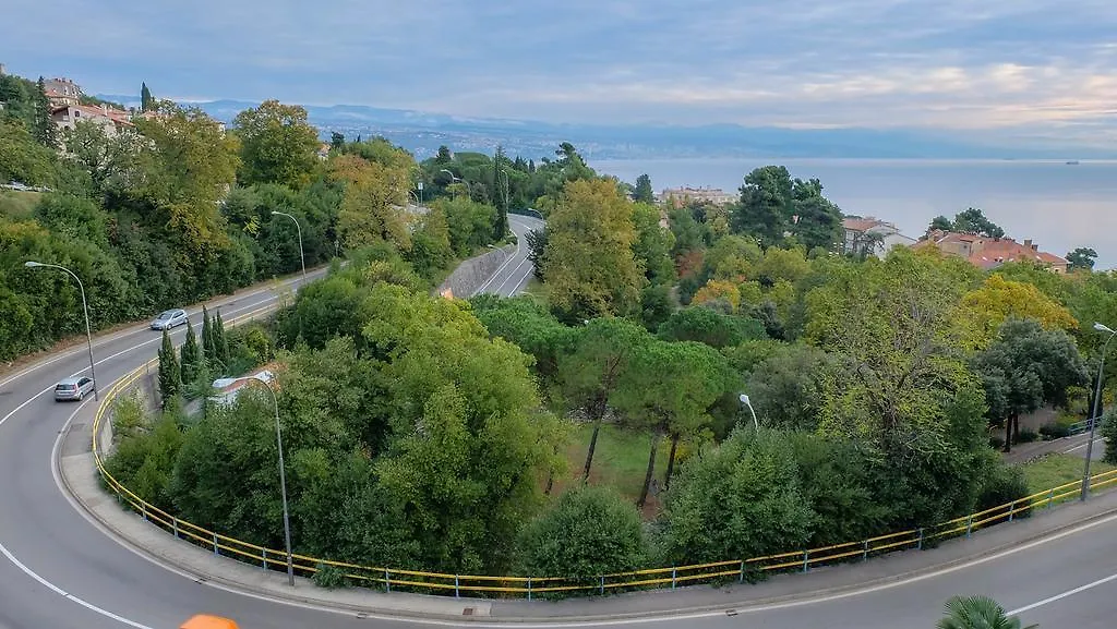 Apartments Villa Marta Opatija 0*,